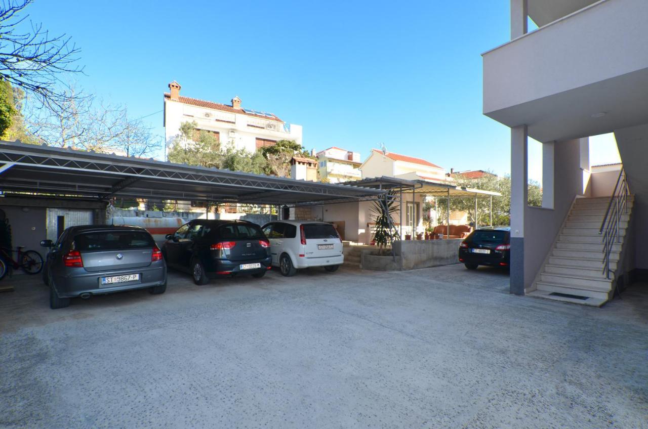 Copacabana Beach Apartments Trogir Extérieur photo