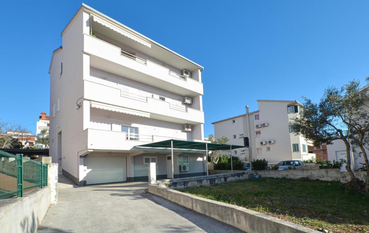 Copacabana Beach Apartments Trogir Extérieur photo